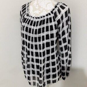 B-Design lovely black and while long sleeve top size M